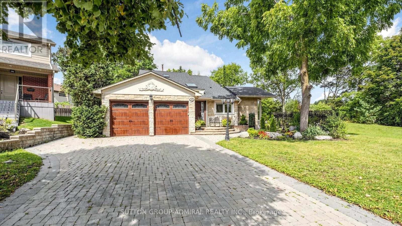 












12 SAUNDERS LANE

,
Markham (Aileen-Willowbrook),




Ontario
L3T5K4

