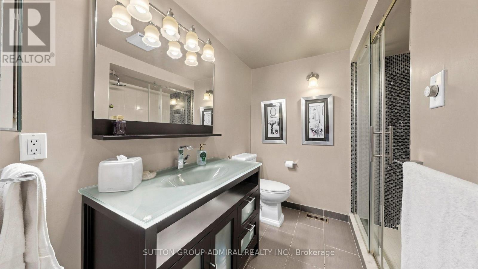 












12 SAUNDERS LANE

,
Markham (Aileen-Willowbrook),




Ontario
L3T5K4

