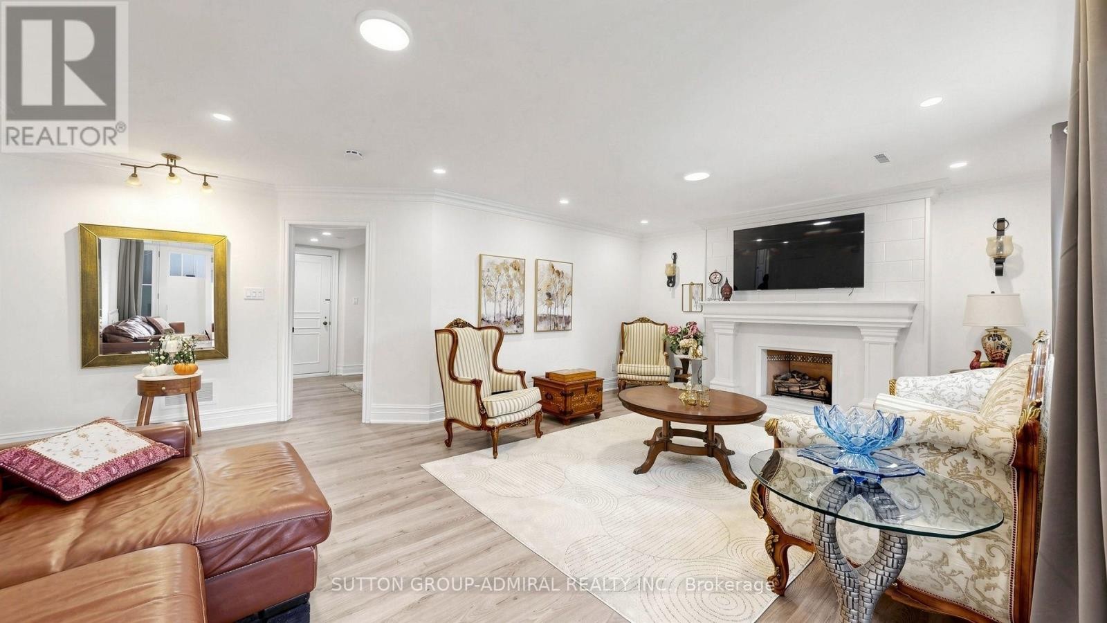 












12 SAUNDERS LANE

,
Markham (Aileen-Willowbrook),




Ontario
L3T5K4

