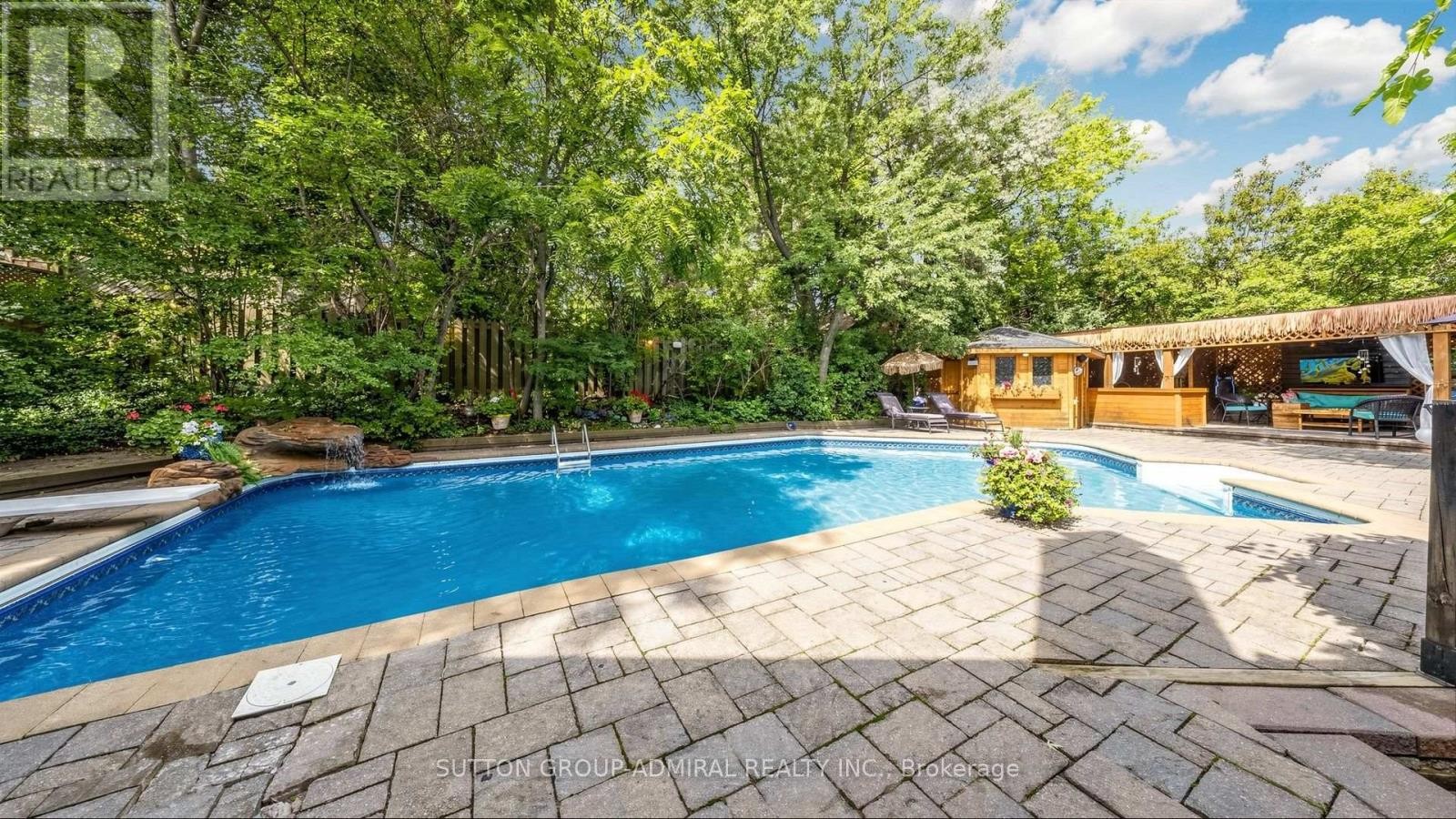 












12 SAUNDERS LANE

,
Markham (Aileen-Willowbrook),




Ontario
L3T5K4

