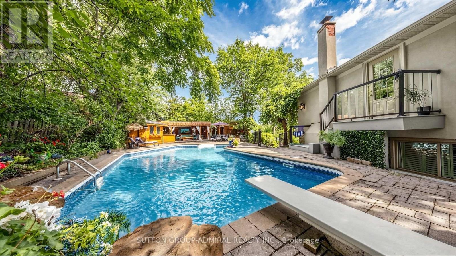 












12 SAUNDERS LANE

,
Markham (Aileen-Willowbrook),




Ontario
L3T5K4

