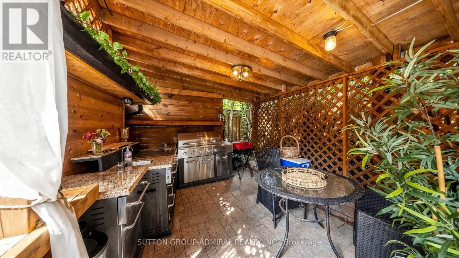 












12 SAUNDERS LANE

,
Markham (Aileen-Willowbrook),




Ontario
L3T5K4

