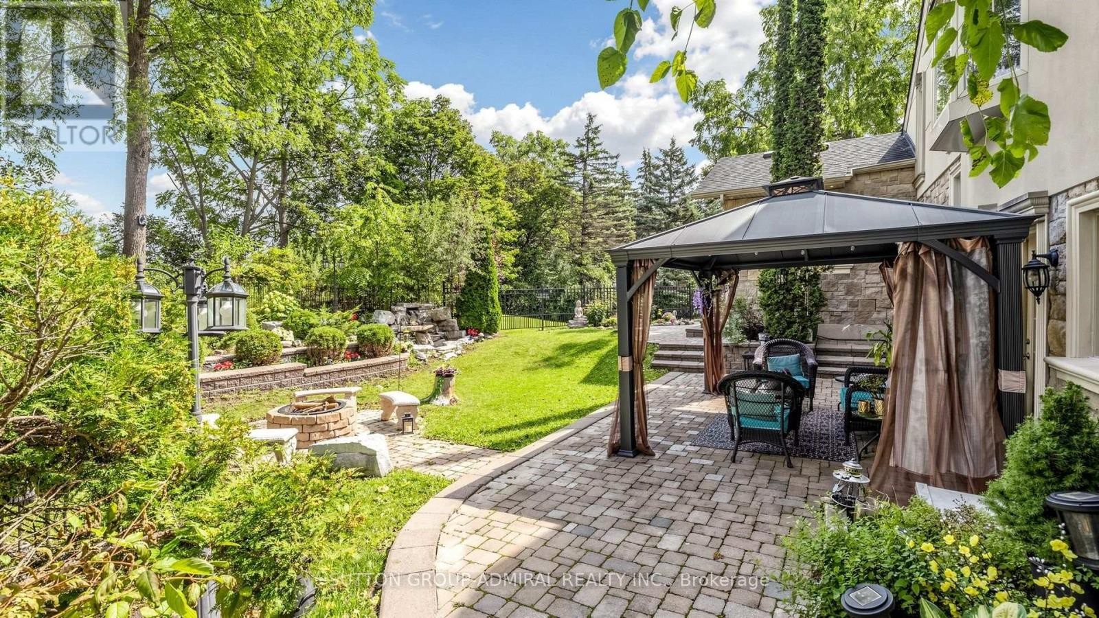 












12 SAUNDERS LANE

,
Markham (Aileen-Willowbrook),




Ontario
L3T5K4


