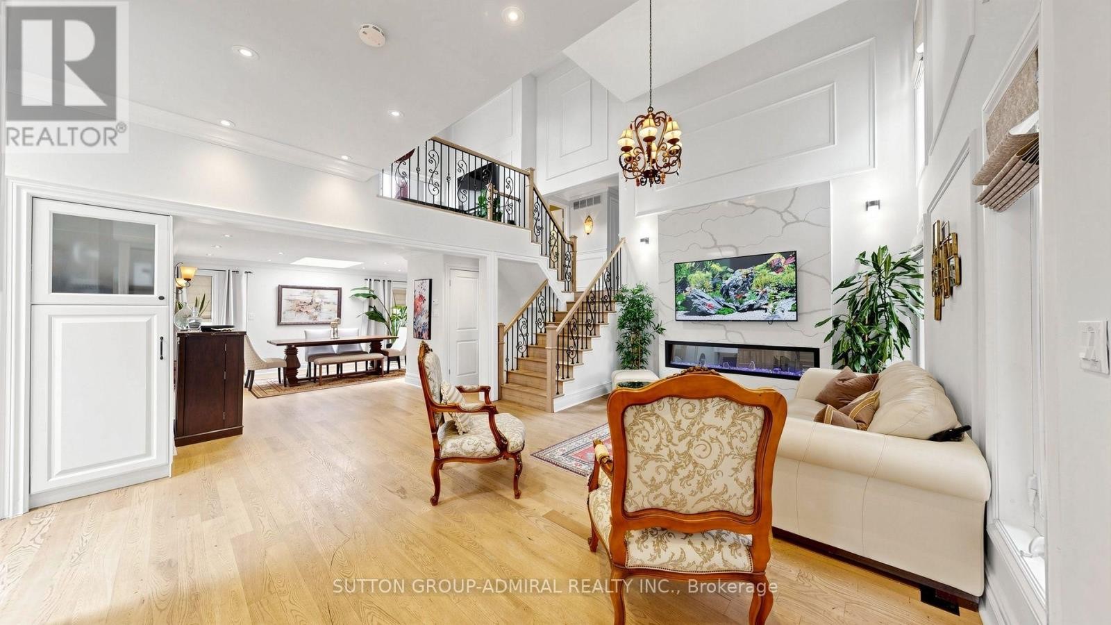 












12 SAUNDERS LANE

,
Markham (Aileen-Willowbrook),




Ontario
L3T5K4

