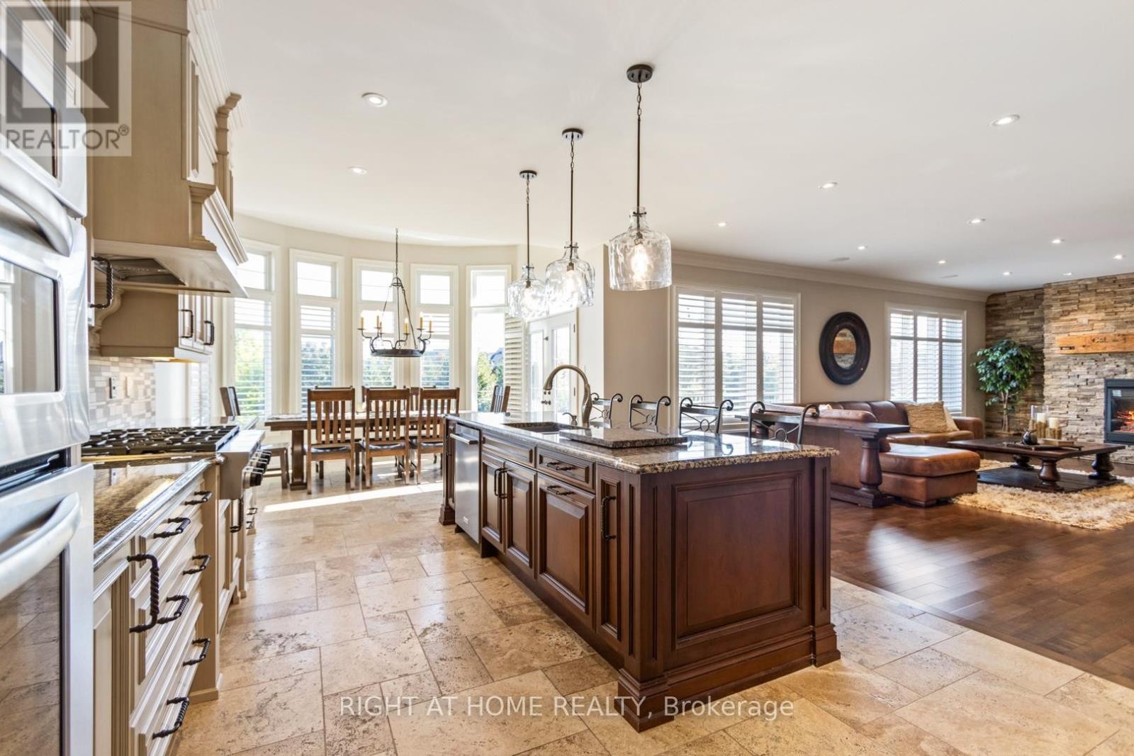 












126 VINES PLACE

,
Aurora (Bayview Southeast),




Ontario
L4G0R7

