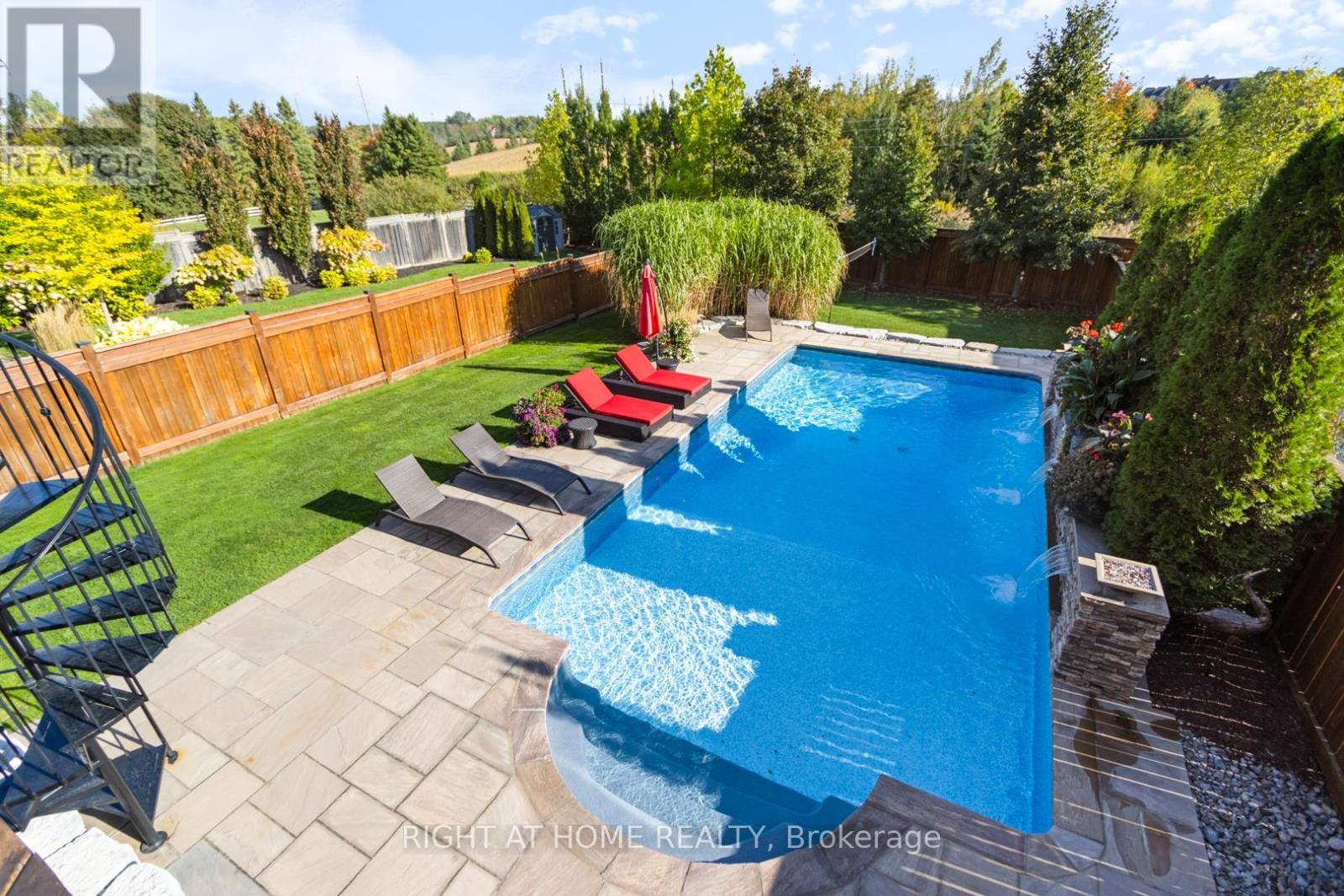 












126 VINES PLACE

,
Aurora (Bayview Southeast),




Ontario
L4G0R7

