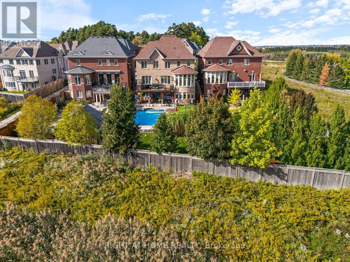 












126 VINES PLACE

,
Aurora (Bayview Southeast),




Ontario
L4G0R7

