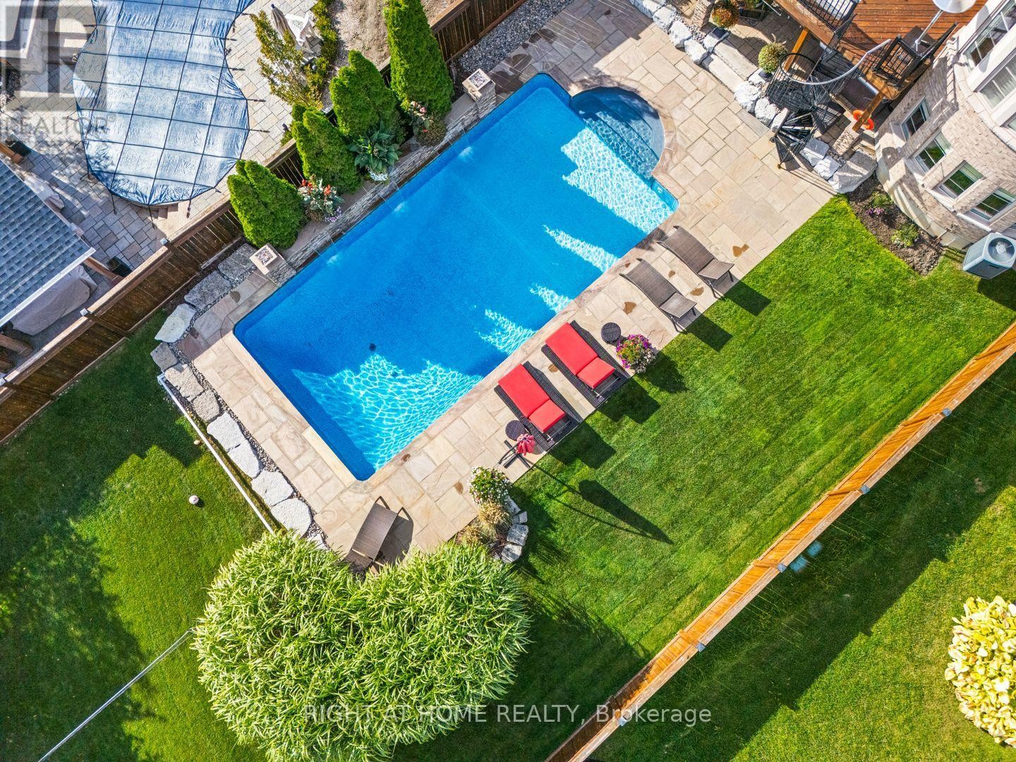 












126 VINES PLACE

,
Aurora (Bayview Southeast),




Ontario
L4G0R7

