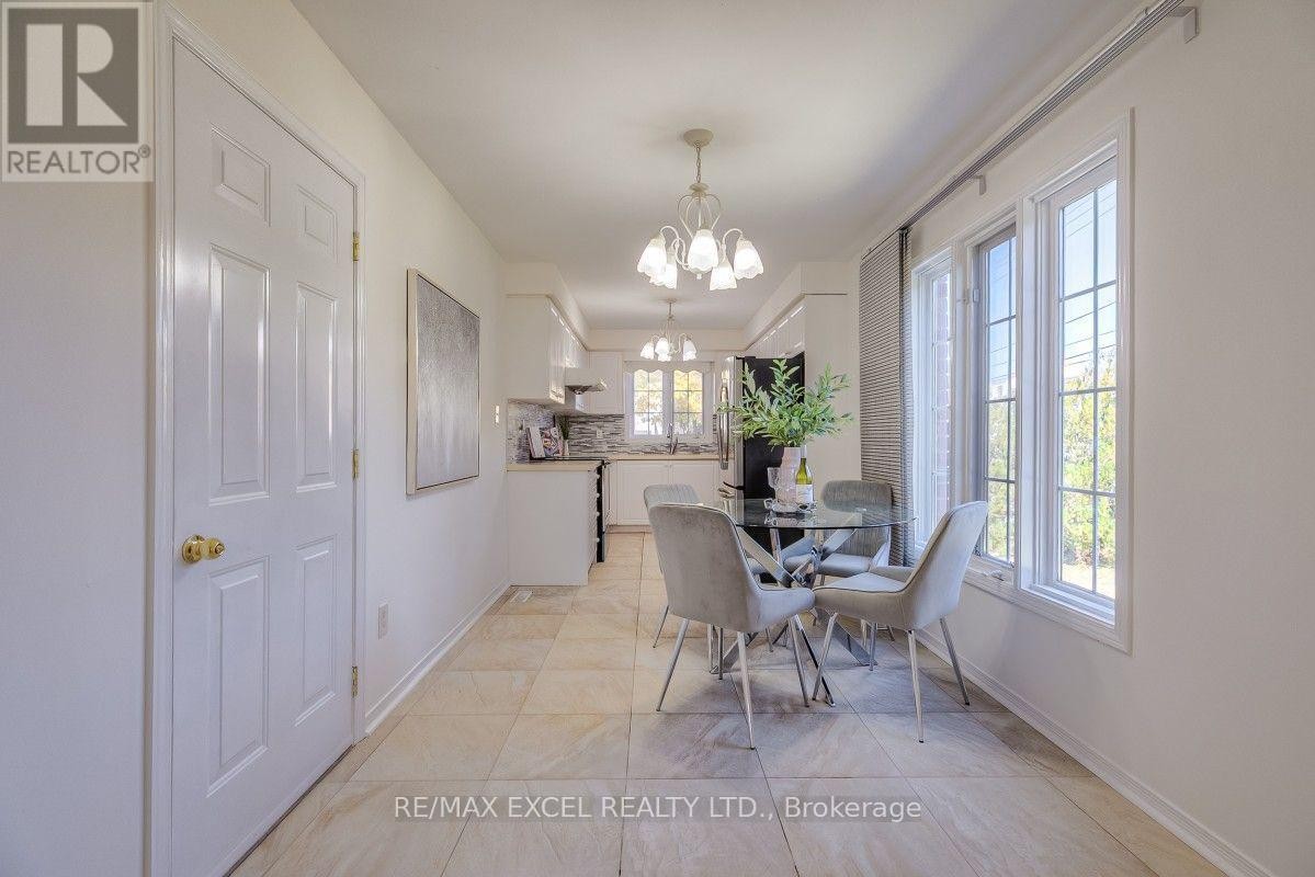 












195 TRAIL RIDGE LANE

,
Markham (Berczy),




Ontario
L6C2C6

