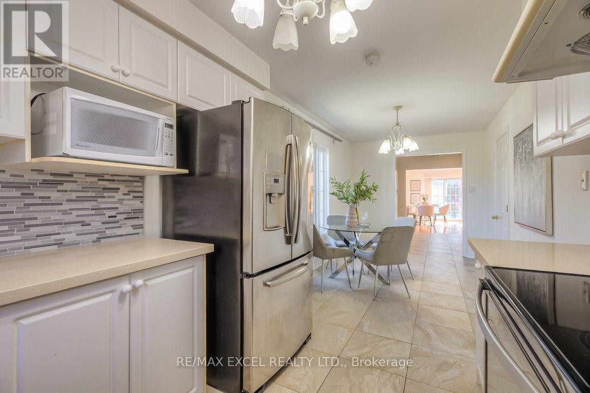 












195 TRAIL RIDGE LANE

,
Markham (Berczy),




Ontario
L6C2C6

