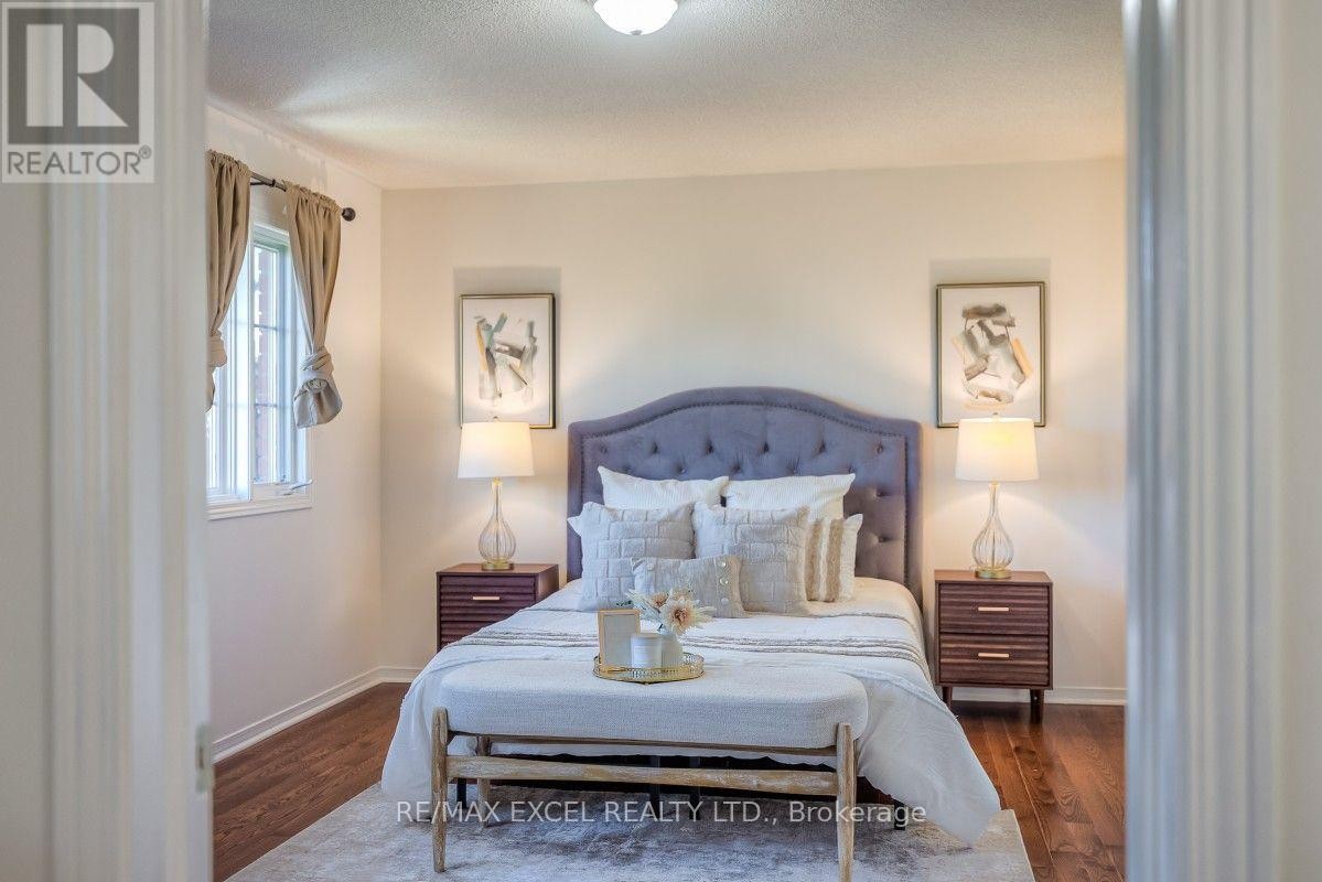 












195 TRAIL RIDGE LANE

,
Markham (Berczy),




Ontario
L6C2C6

