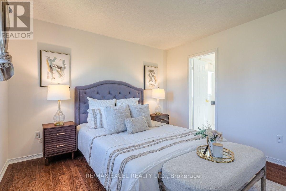 












195 TRAIL RIDGE LANE

,
Markham (Berczy),




Ontario
L6C2C6

