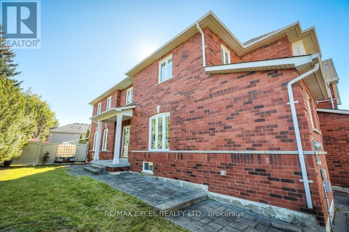 












195 TRAIL RIDGE LANE

,
Markham (Berczy),




Ontario
L6C2C6

