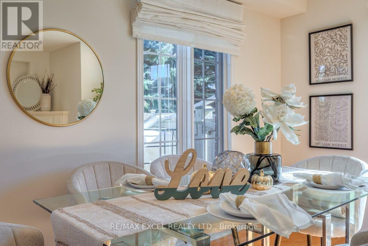 












195 TRAIL RIDGE LANE

,
Markham (Berczy),




Ontario
L6C2C6

