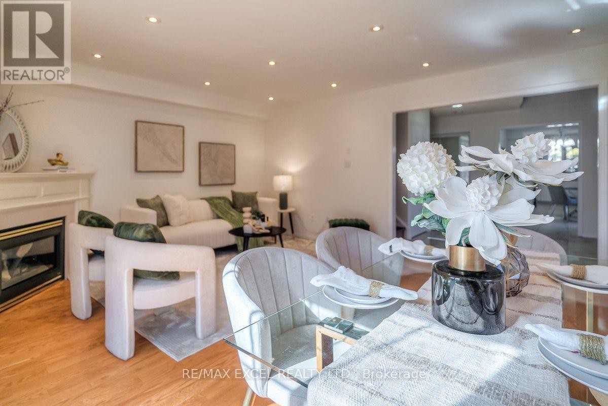 












195 TRAIL RIDGE LANE

,
Markham (Berczy),




Ontario
L6C2C6

