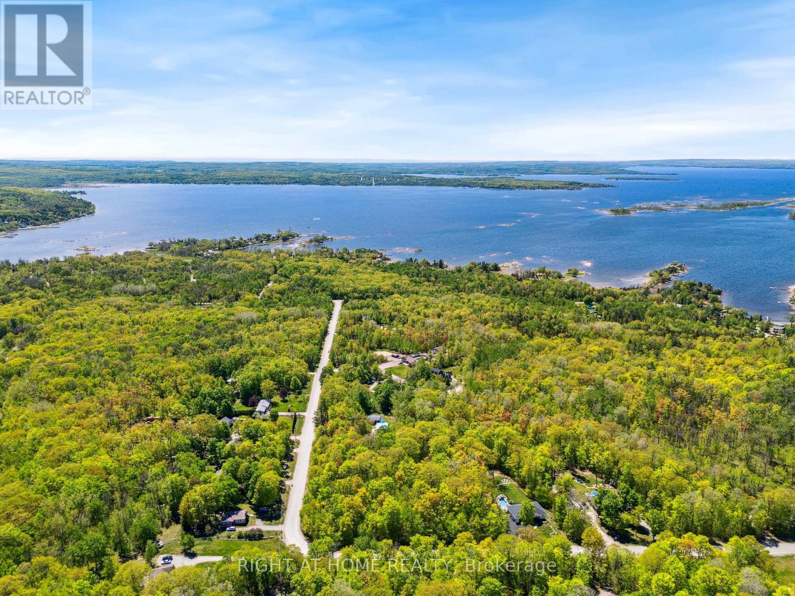 












26 MEADOWS AVENUE

,
Tay,







Ontario
L0K2C0

