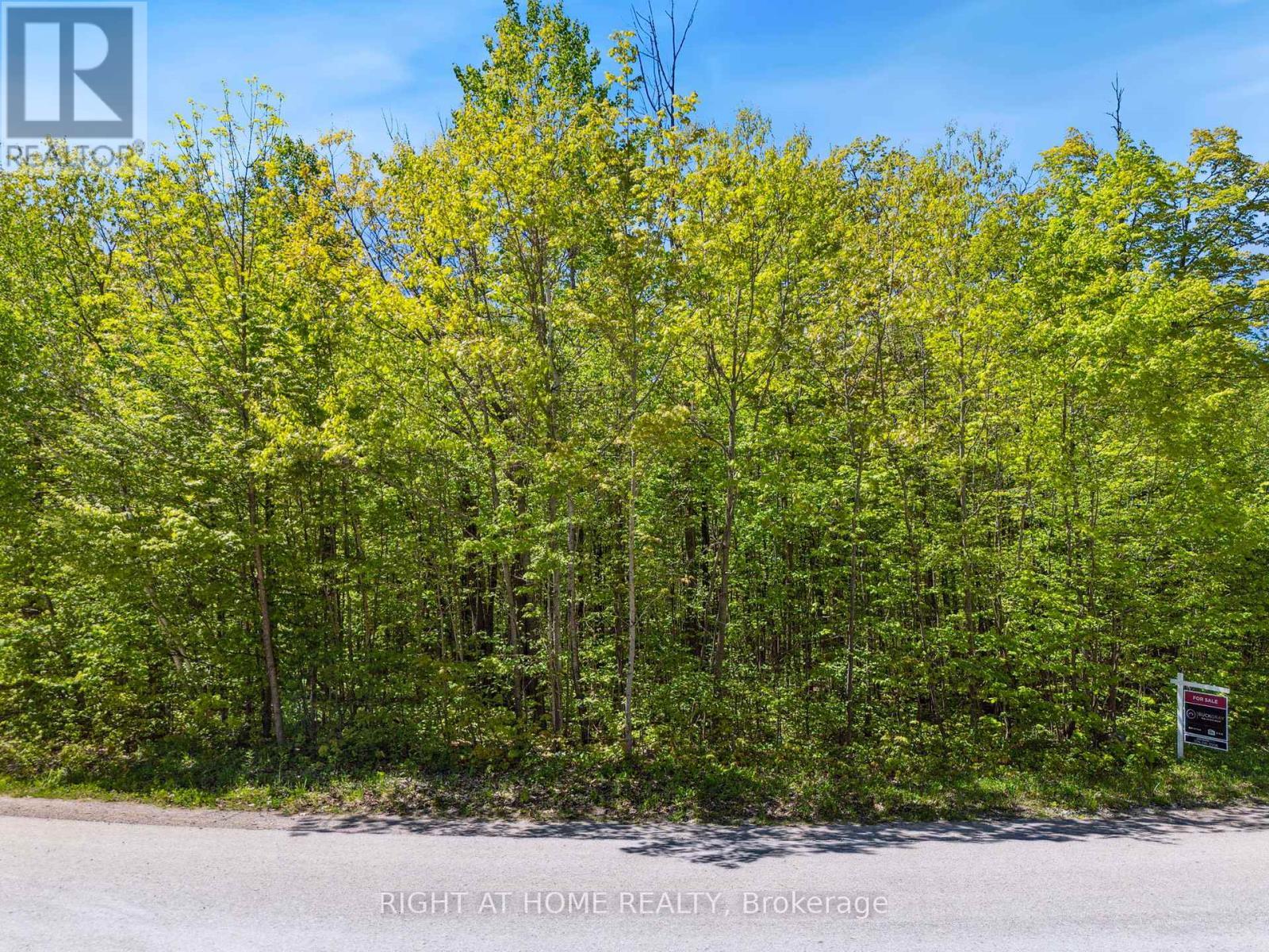 












26 MEADOWS AVENUE

,
Tay,







Ontario
L0K2C0


