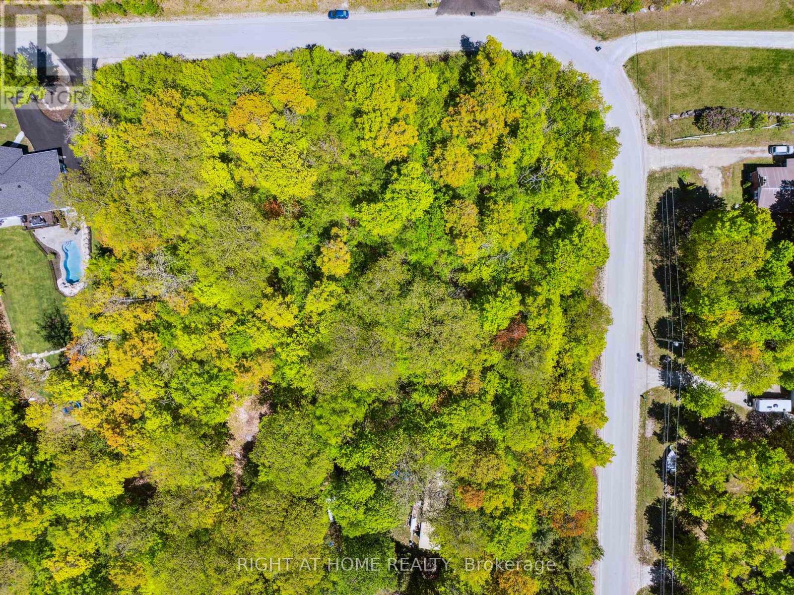 












26 MEADOWS AVENUE

,
Tay,







Ontario
L0K2C0

