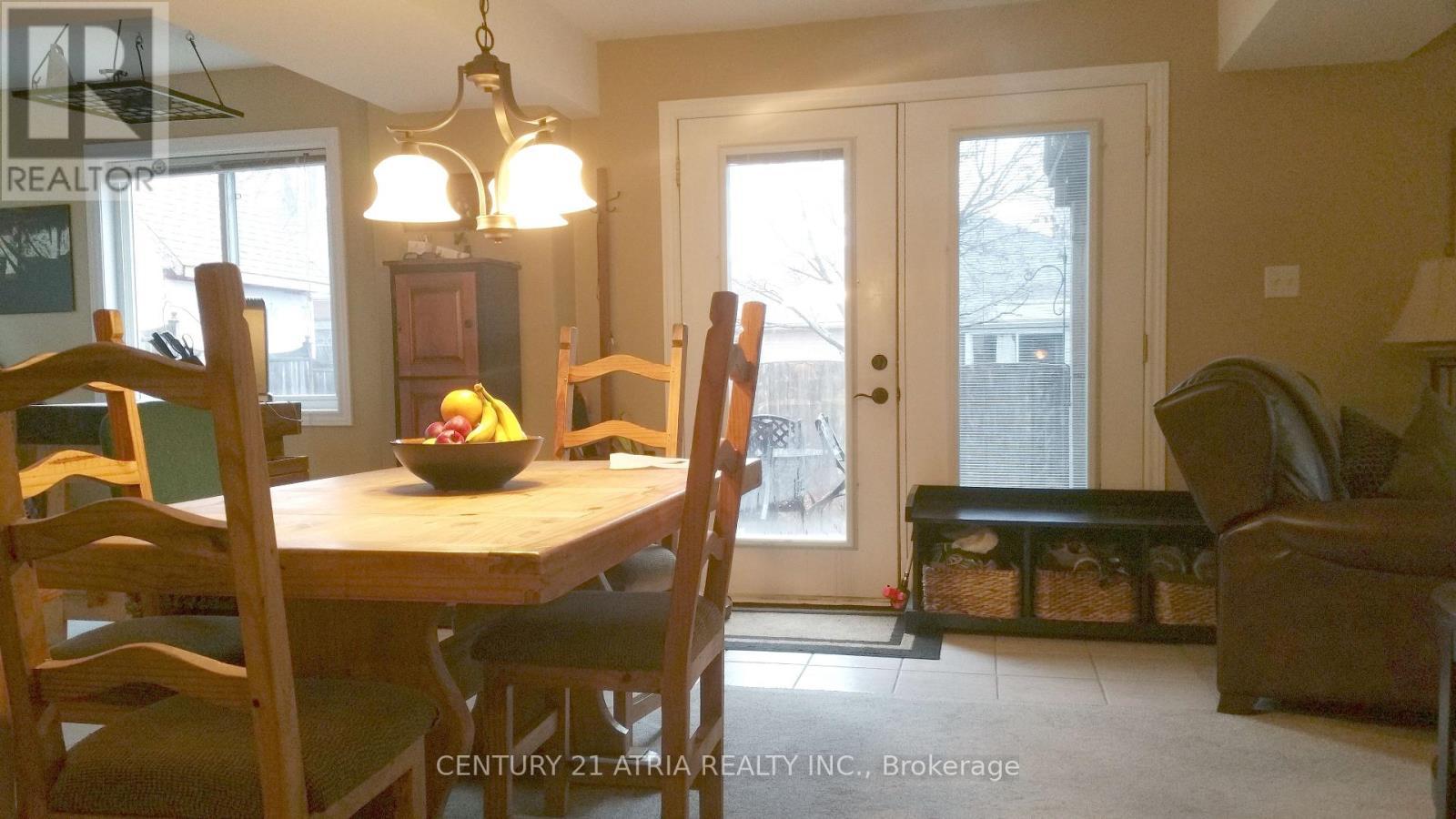 












LOWER - 194 LIVINGSTONE STREET E

,
Barrie (Little Lake),




Ontario
L4M6M4

