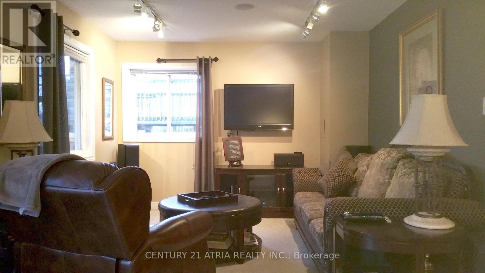 












LOWER - 194 LIVINGSTONE STREET E

,
Barrie (Little Lake),




Ontario
L4M6M4

