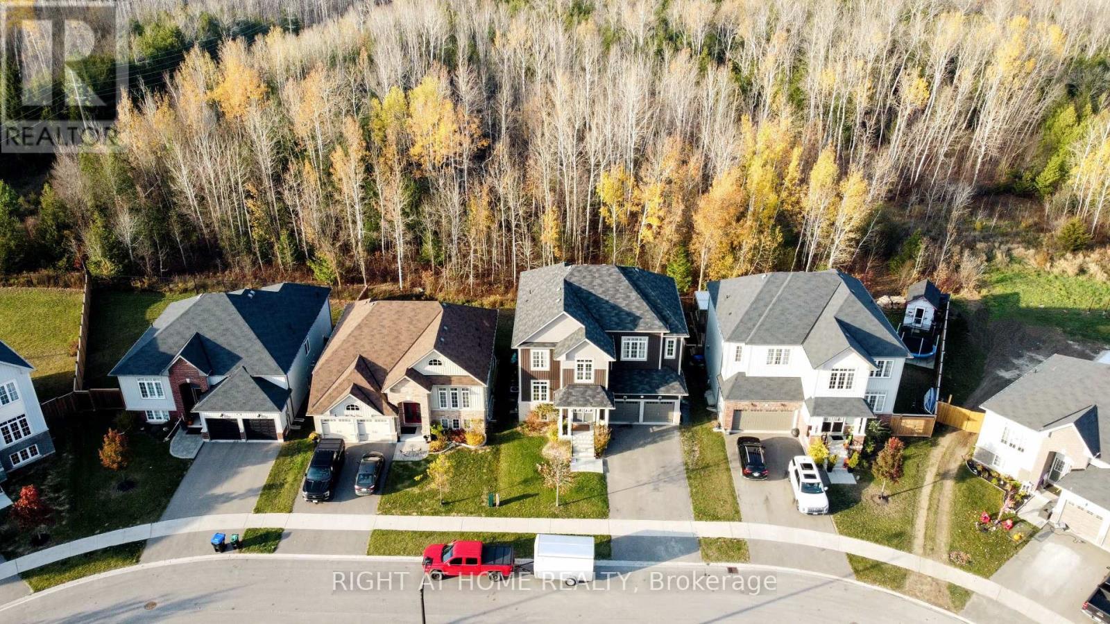 












215 ROY DRIVE

,
Clearview (Stayner),




Ontario
L0M1S0

