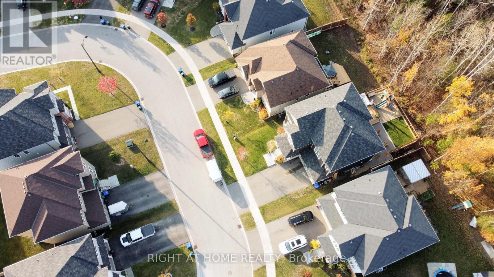 












215 ROY DRIVE

,
Clearview (Stayner),




Ontario
L0M1S0

