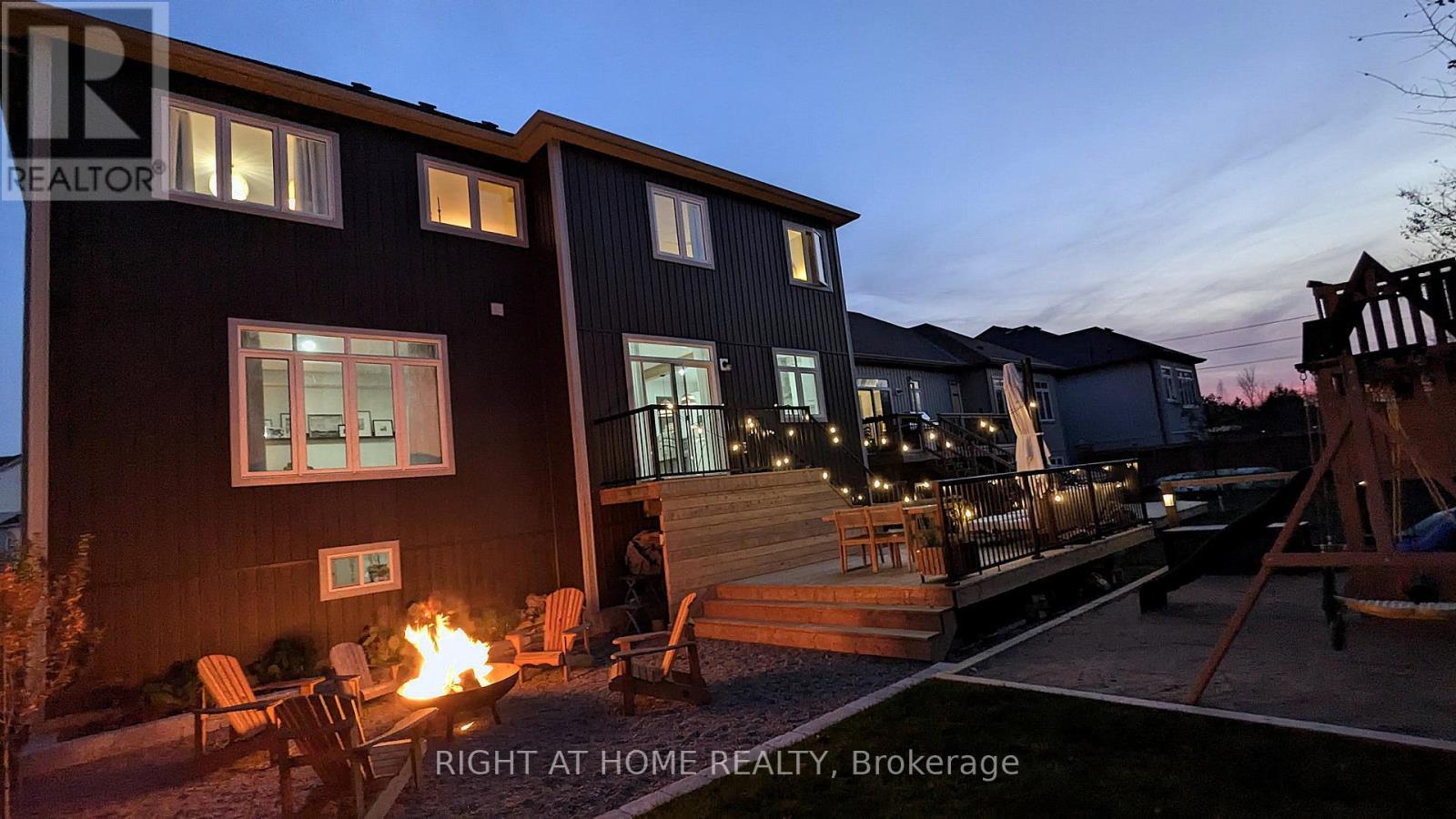 












215 ROY DRIVE

,
Clearview (Stayner),




Ontario
L0M1S0


