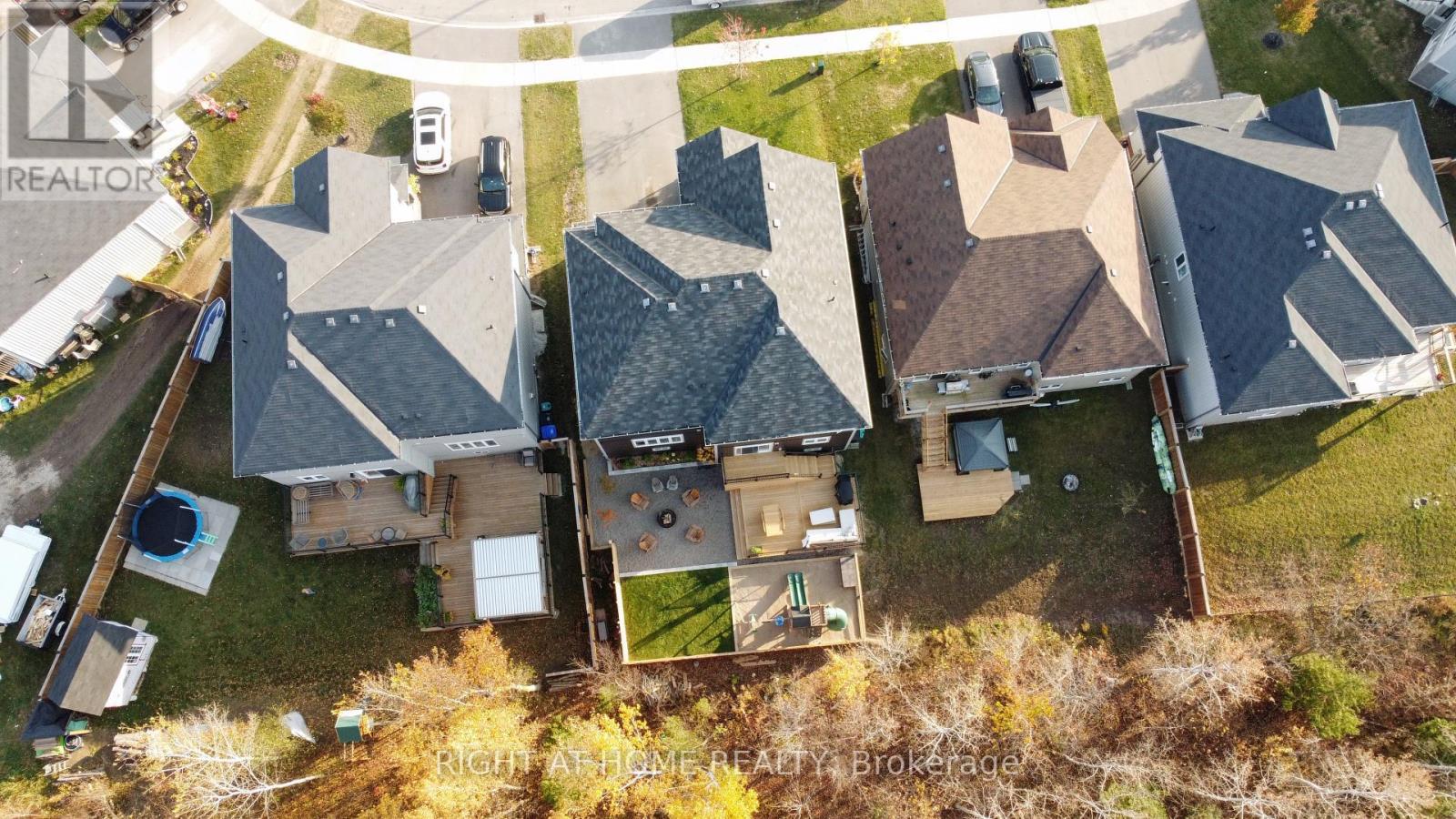












215 ROY DRIVE

,
Clearview (Stayner),




Ontario
L0M1S0

