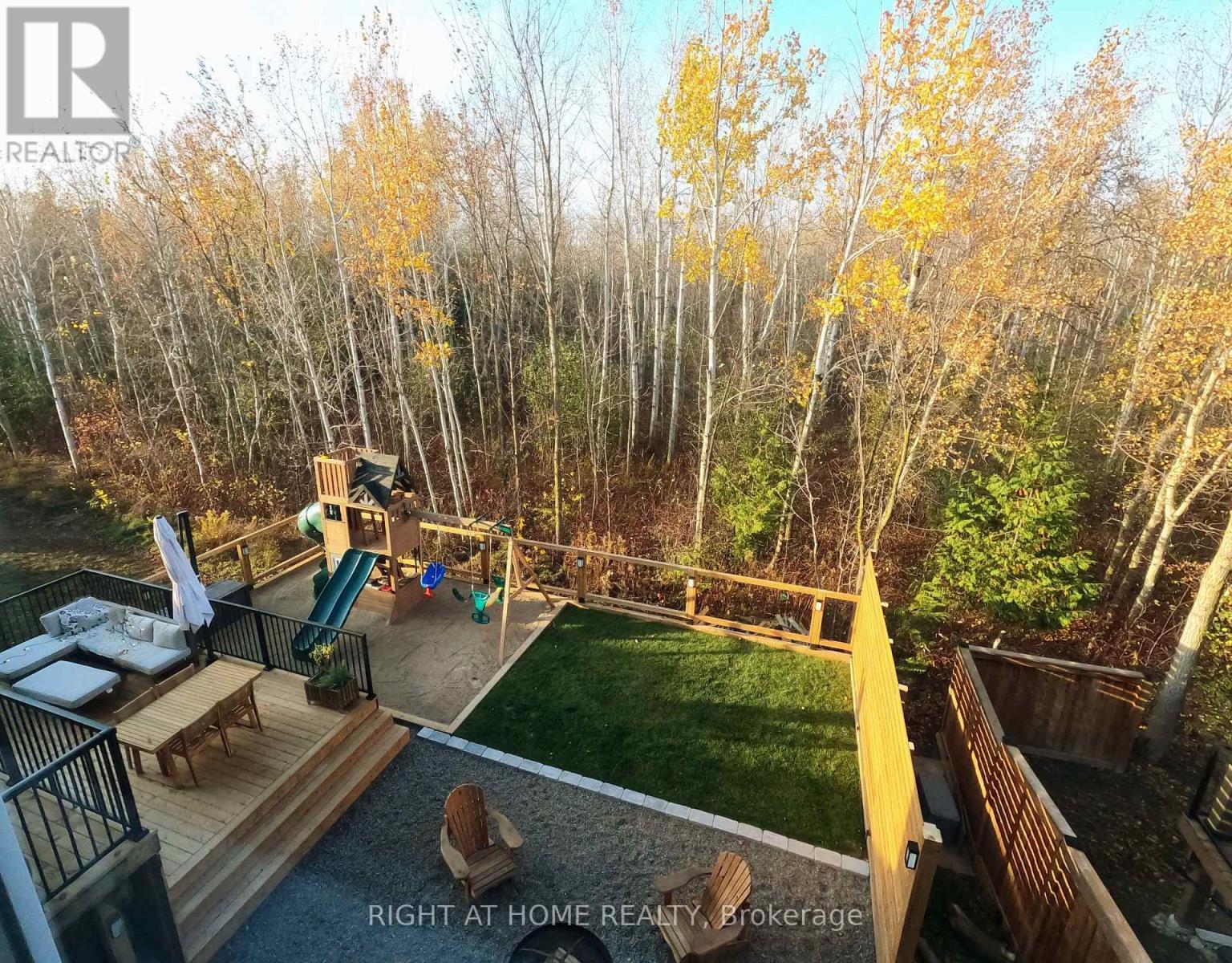 












215 ROY DRIVE

,
Clearview (Stayner),




Ontario
L0M1S0

