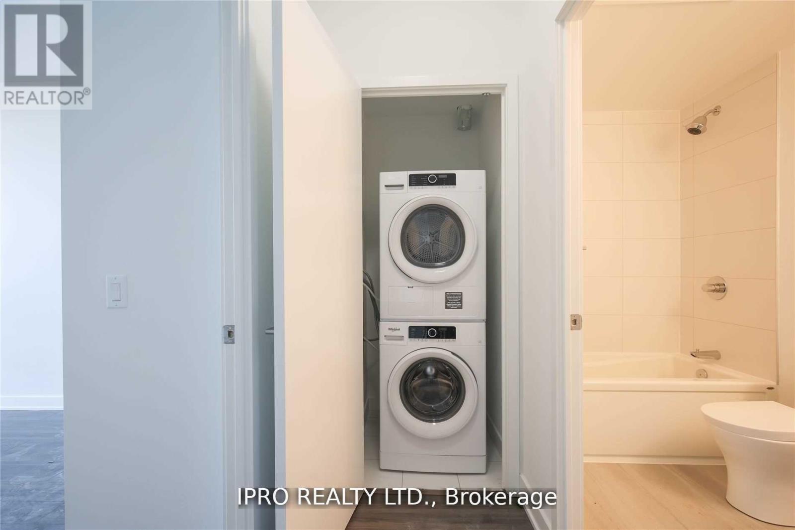 












110 - 681 YONGE STREET

,
Barrie (Painswick South),




Ontario
L9J0K1

