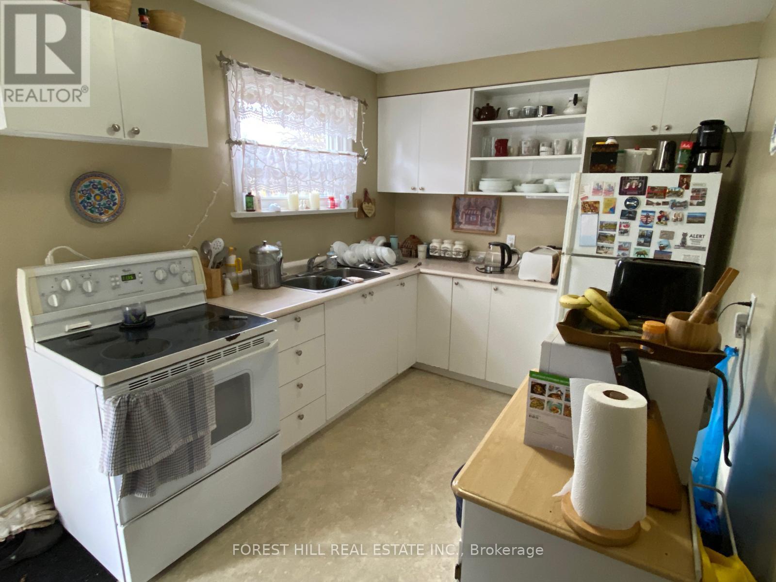 












321 INNISFIL STREET

,
Barrie (Allandale),




Ontario
L4N3G4

