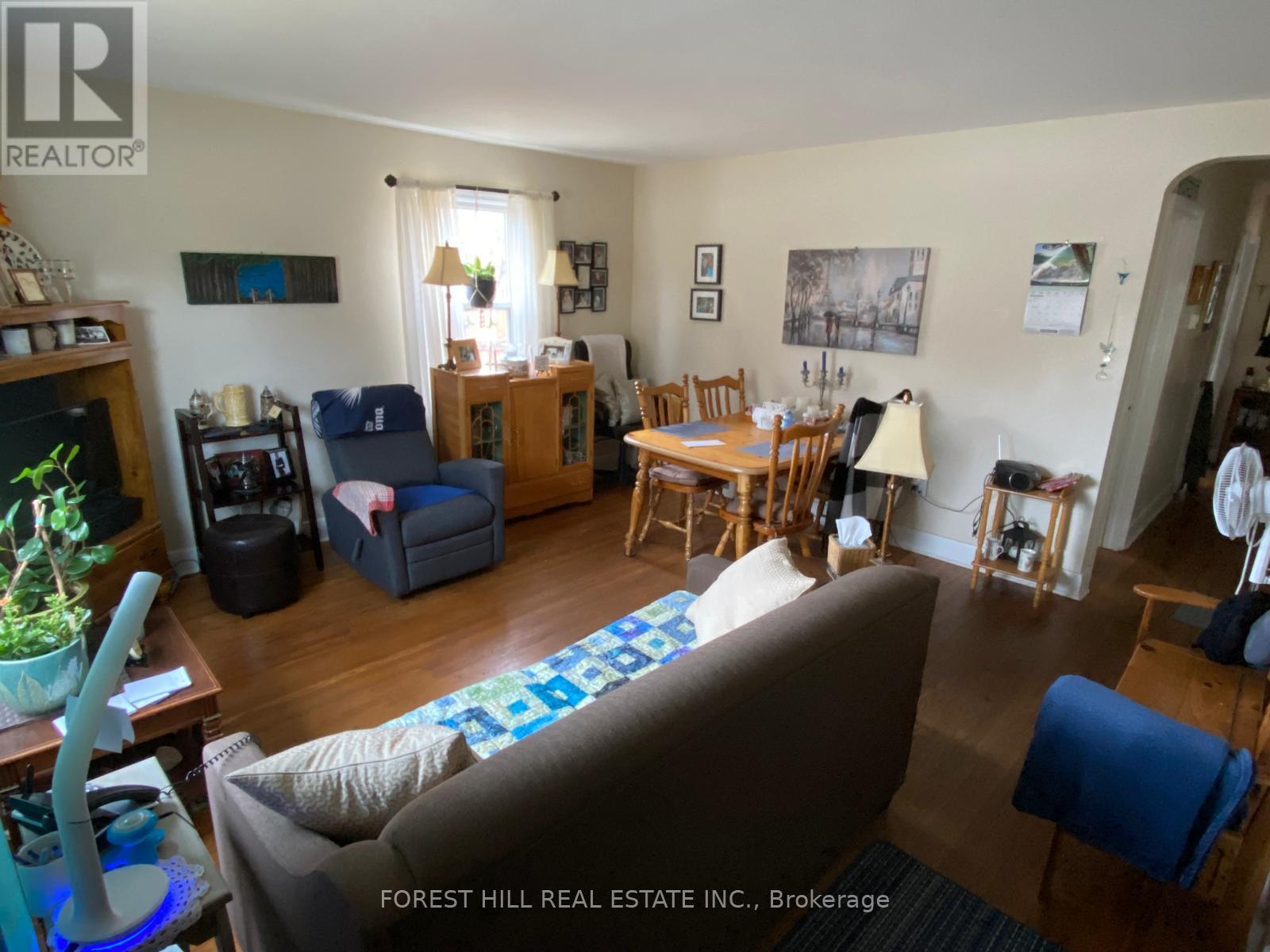 












321 INNISFIL STREET

,
Barrie (Allandale),




Ontario
L4N3G4

