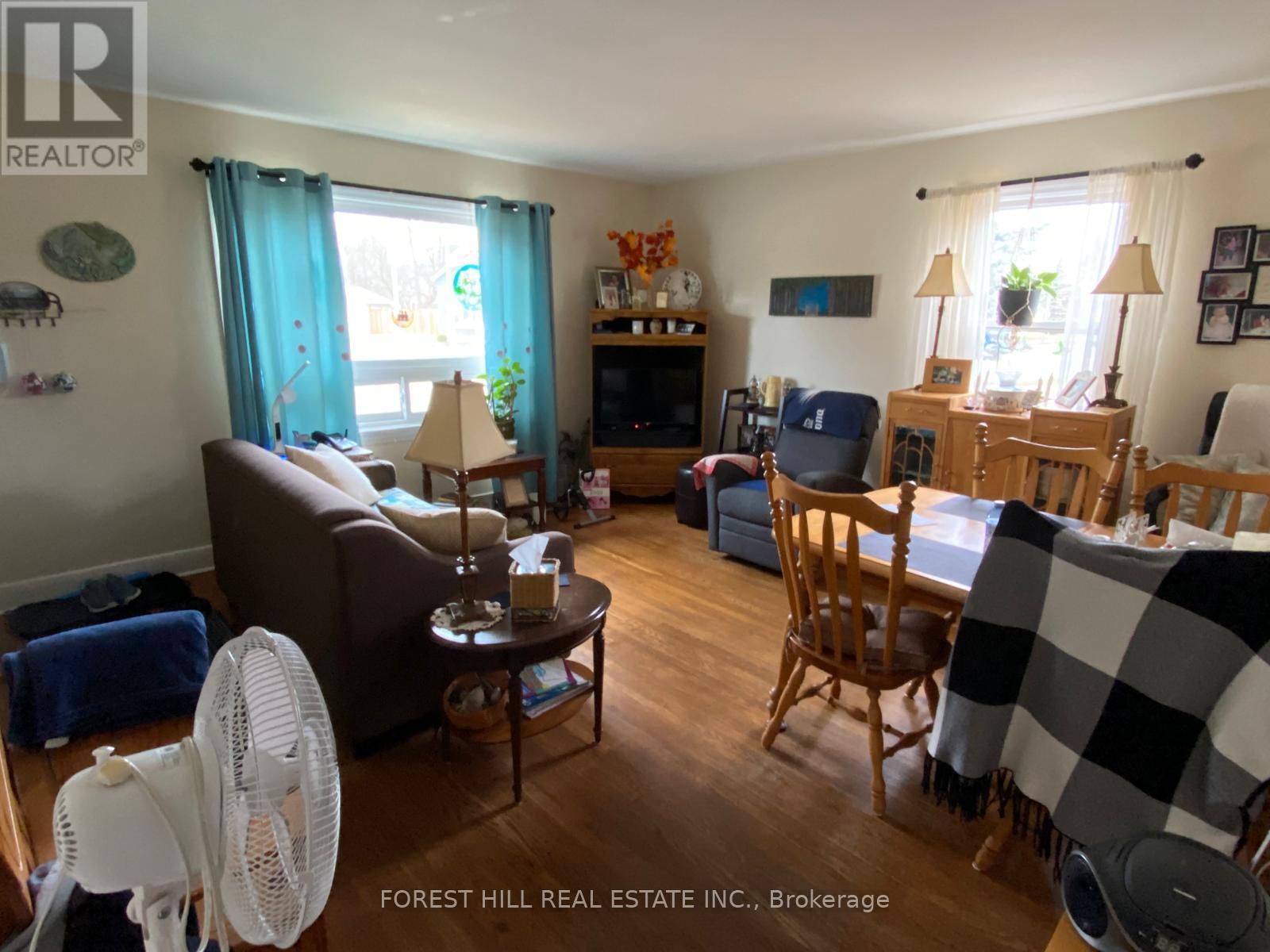 












321 INNISFIL STREET

,
Barrie (Allandale),




Ontario
L4N3G4

