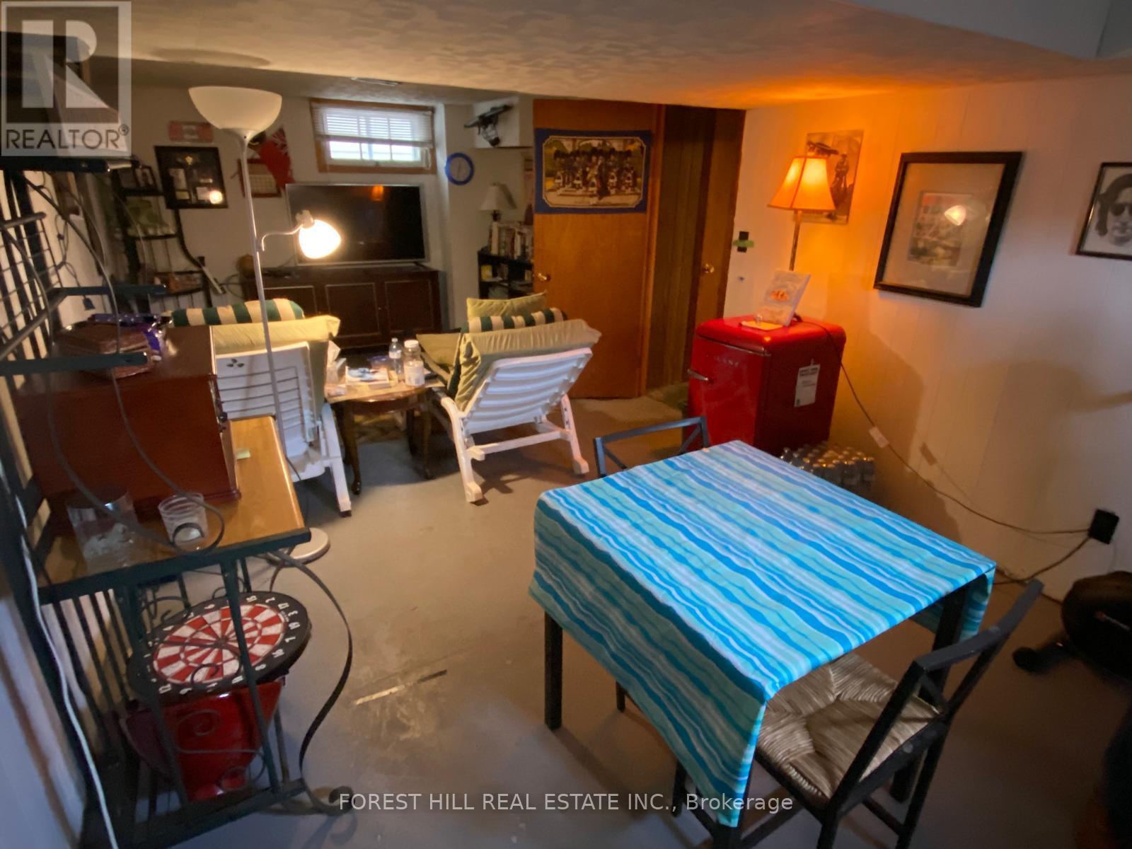 












321 INNISFIL STREET

,
Barrie (Allandale),




Ontario
L4N3G4

