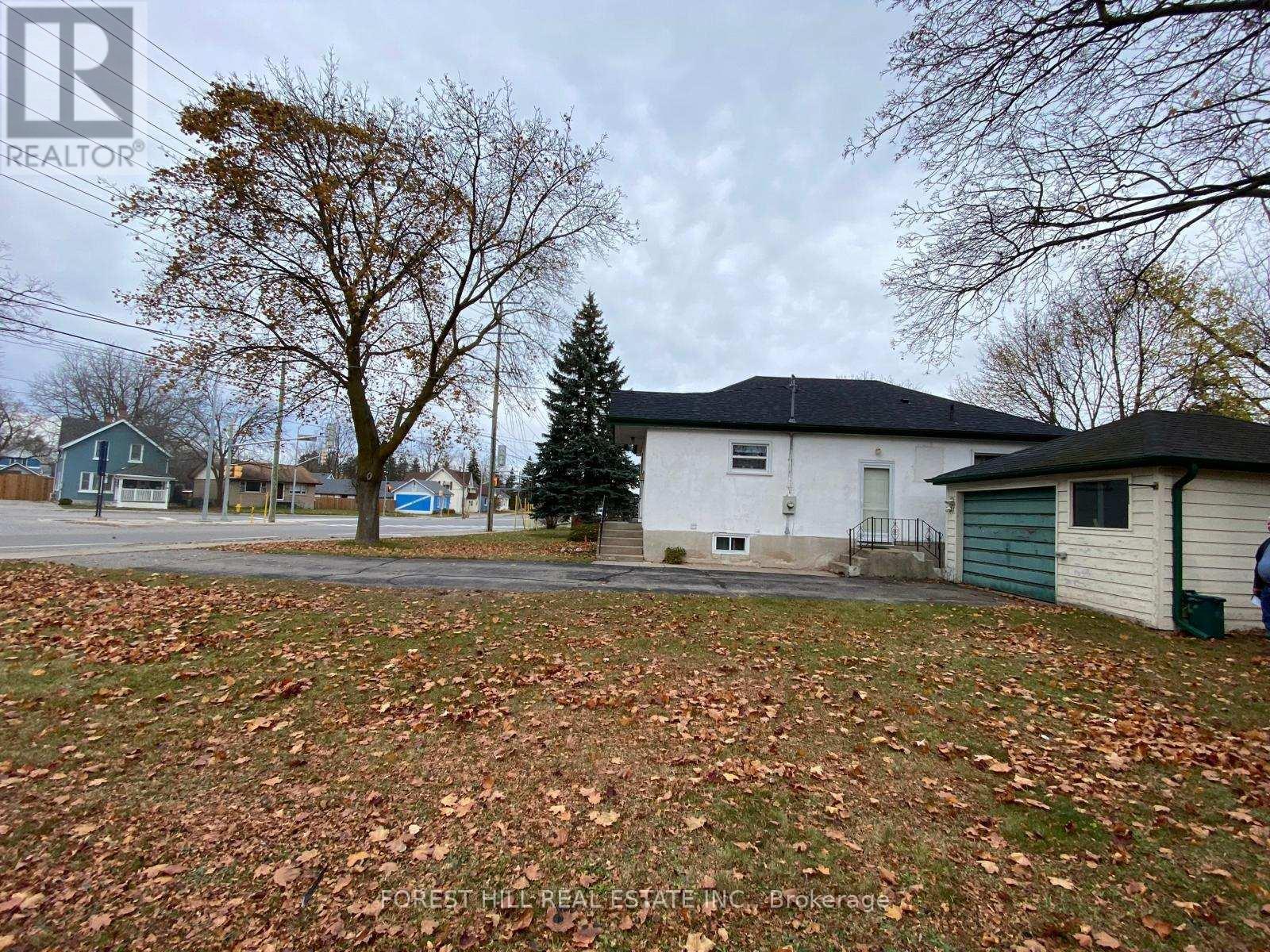 












321 INNISFIL STREET

,
Barrie (Allandale),




Ontario
L4N3G4

