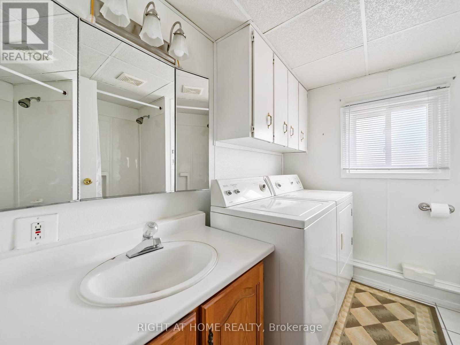 












126 - 580 WEST STREET S

,
Orillia,




Ontario
L3V6L8

