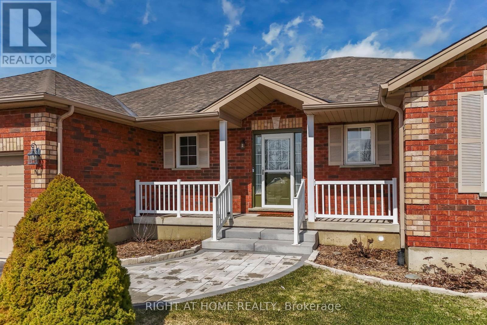 












16 O'NEILL CIRCLE

,
Springwater (Phelpston),




Ontario
L2L2K0

