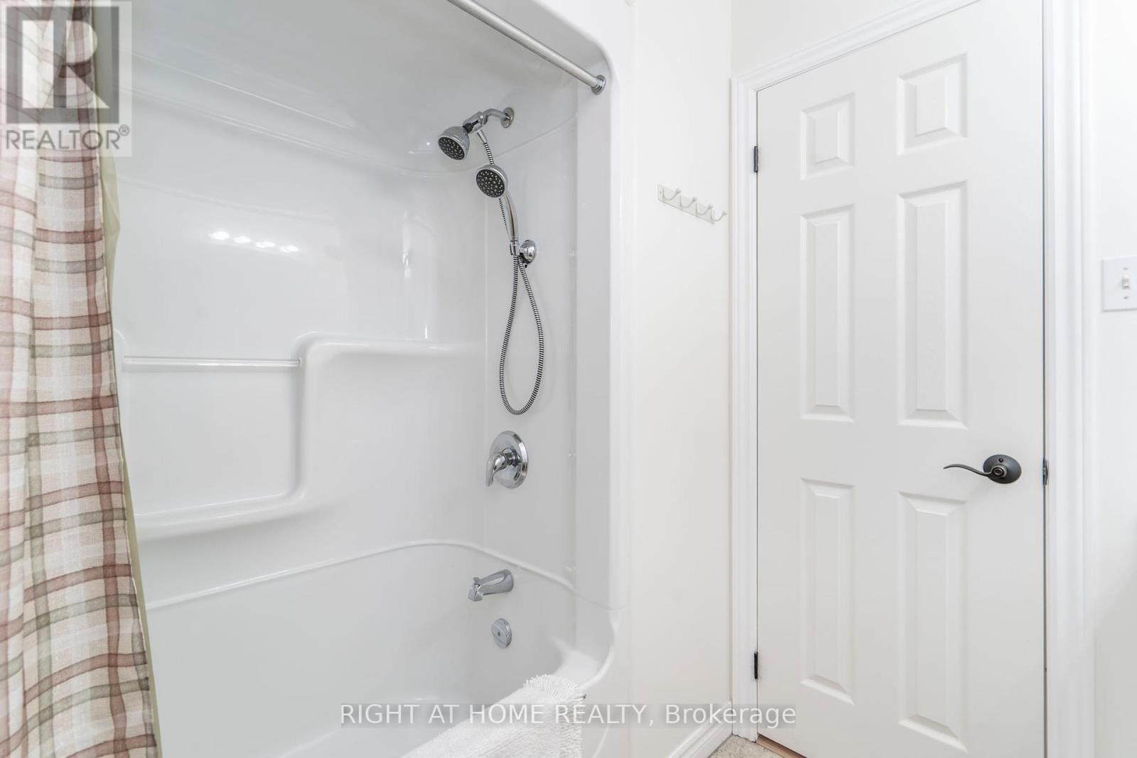 












16 O'NEILL CIRCLE

,
Springwater (Phelpston),




Ontario
L2L2K0

