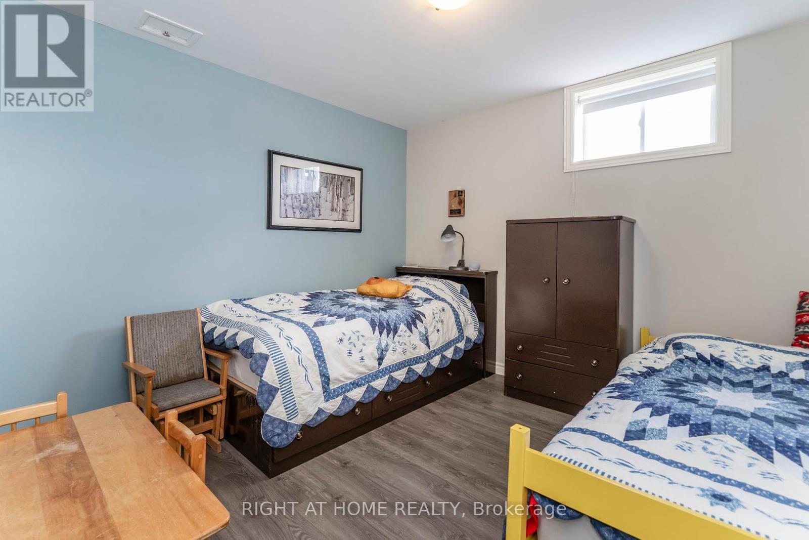 












16 O'NEILL CIRCLE

,
Springwater (Phelpston),




Ontario
L2L2K0

