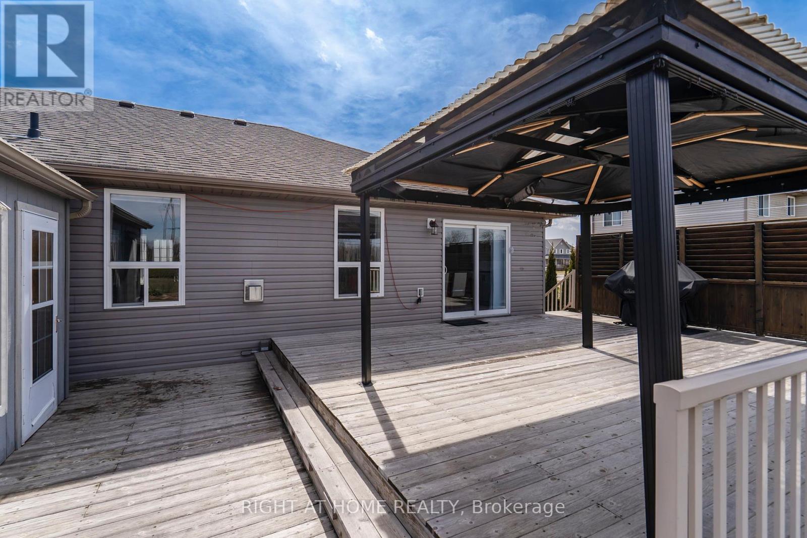 












16 O'NEILL CIRCLE

,
Springwater (Phelpston),




Ontario
L2L2K0


