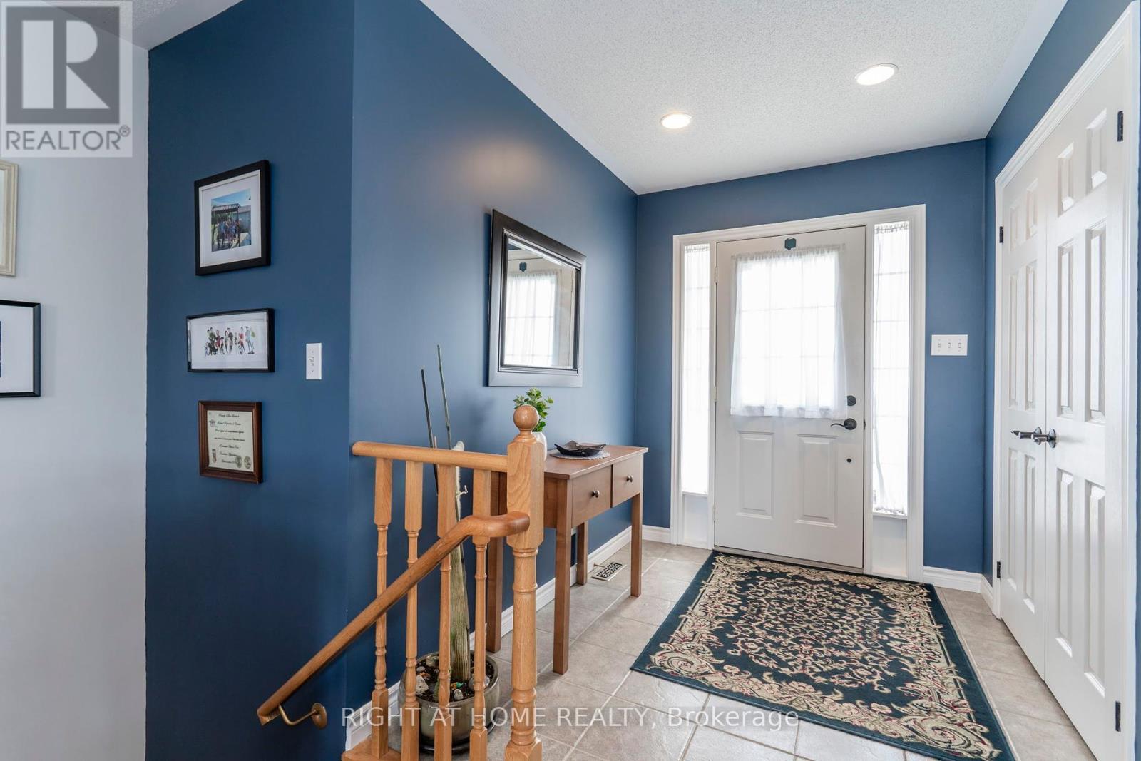 












16 O'NEILL CIRCLE

,
Springwater (Phelpston),




Ontario
L2L2K0

