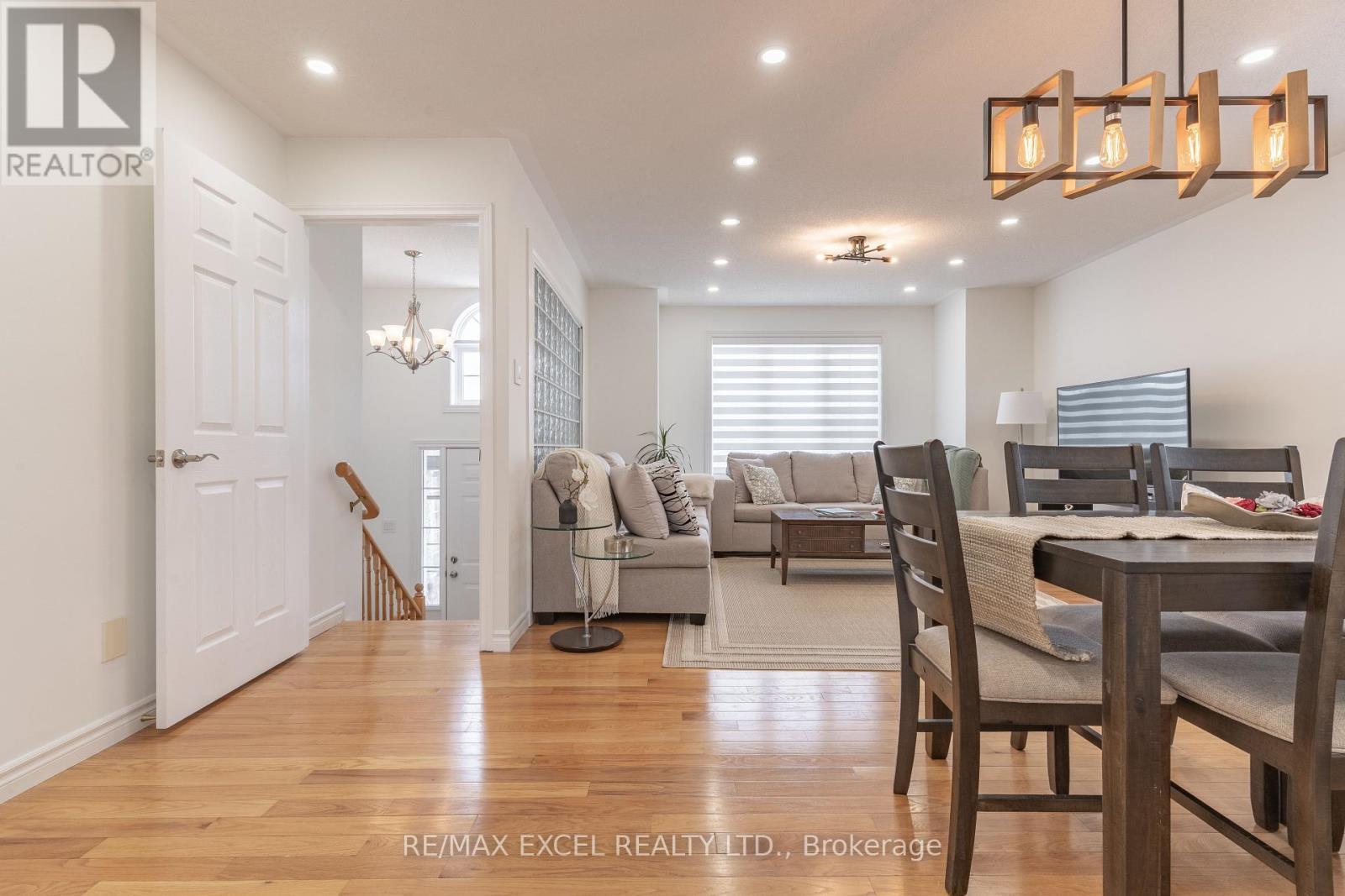 












148 MARSELLUS DRIVE

,
Barrie (Holly),




Ontario
L4N0E1


