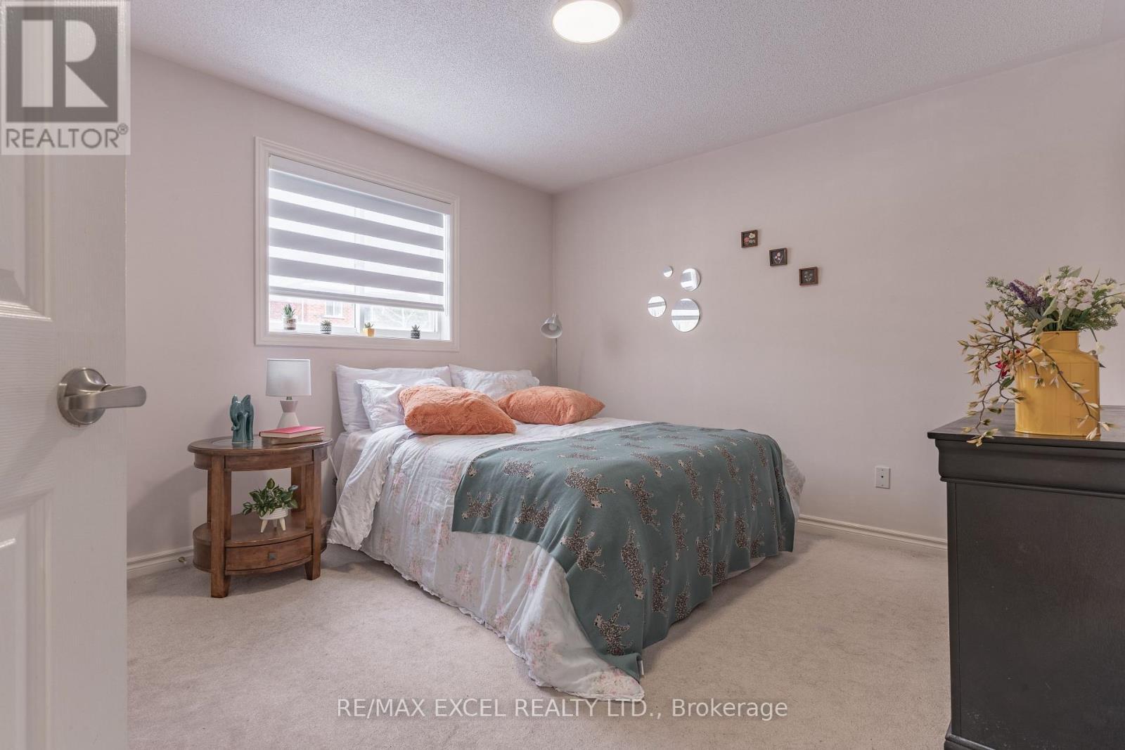 












148 MARSELLUS DRIVE

,
Barrie (Holly),




Ontario
L4N0E1

