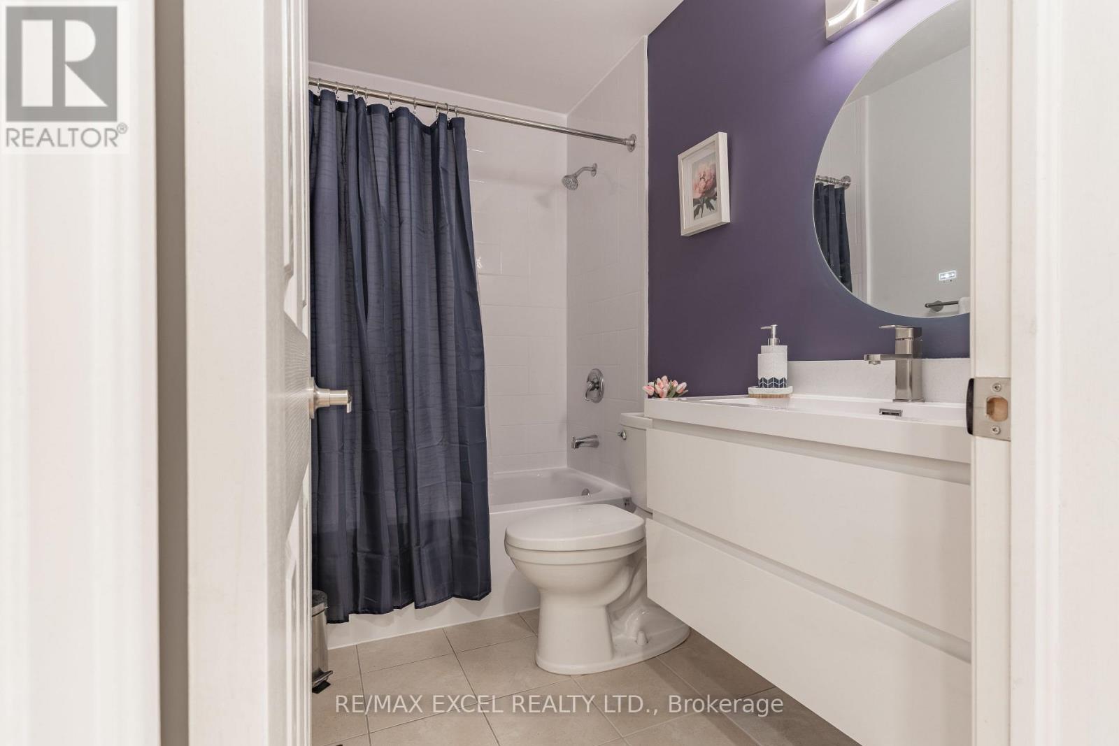 












148 MARSELLUS DRIVE

,
Barrie (Holly),




Ontario
L4N0E1

