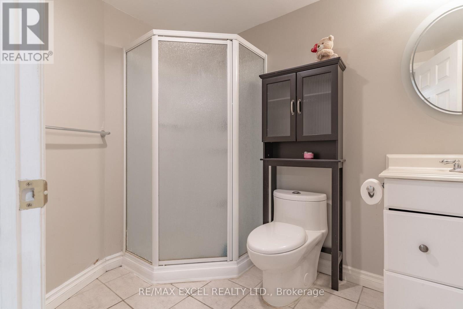 












148 MARSELLUS DRIVE

,
Barrie (Holly),




Ontario
L4N0E1


