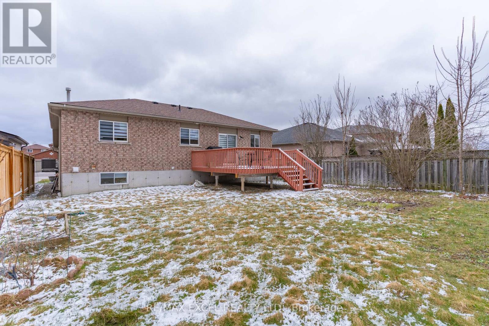 












148 MARSELLUS DRIVE

,
Barrie (Holly),




Ontario
L4N0E1

