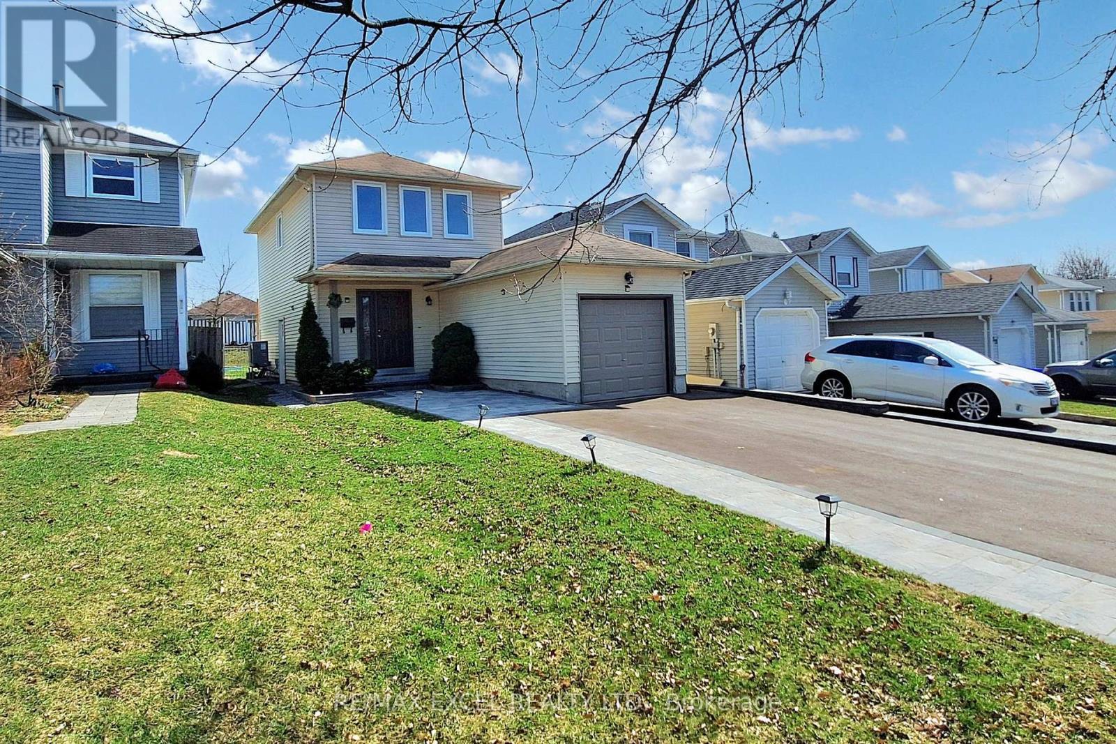 












43 D'AMBROSIO DRIVE

,
Barrie (Painswick North),




Ontario
L4N6V6

