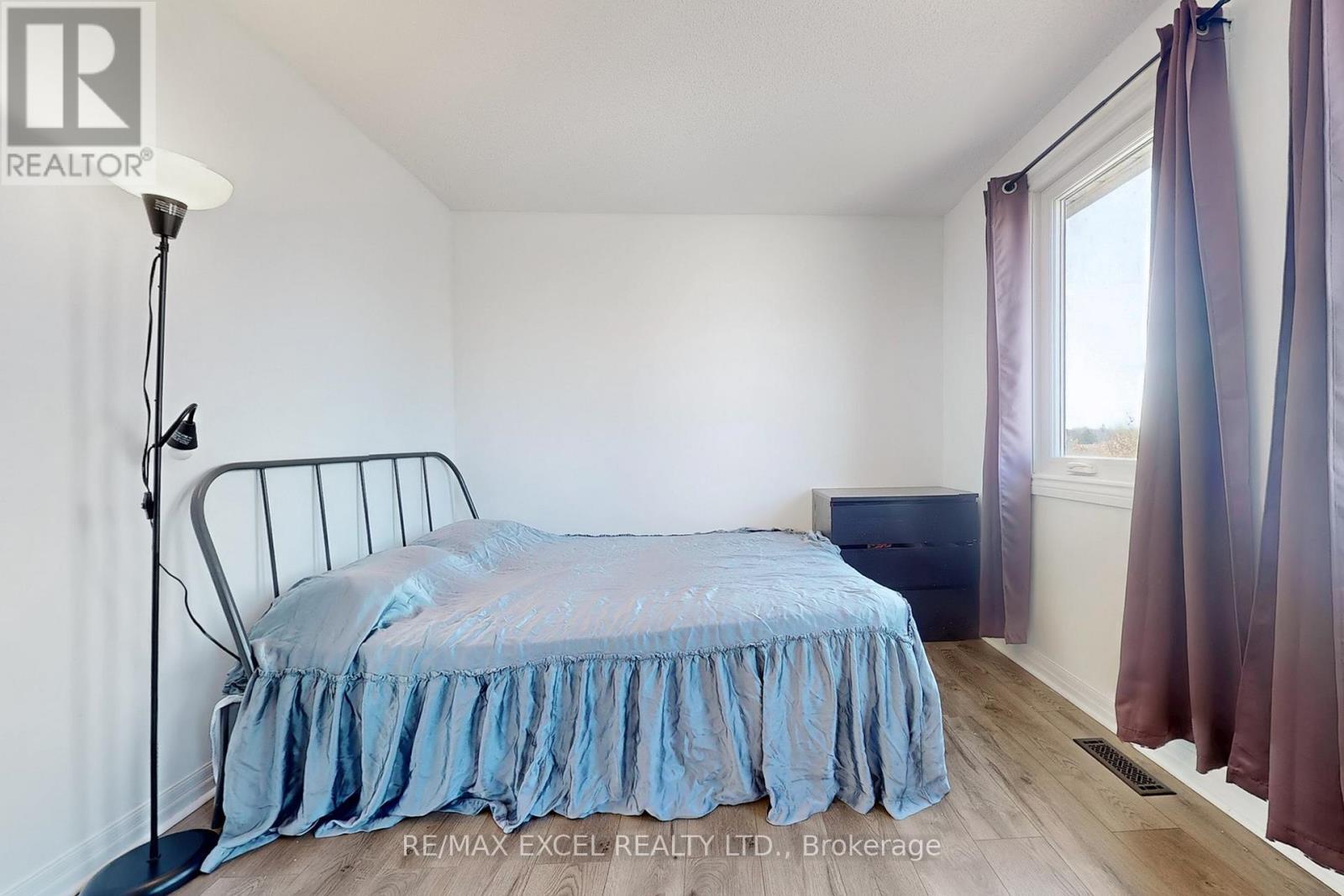 












43 D'AMBROSIO DRIVE

,
Barrie (Painswick North),




Ontario
L4N6V6

