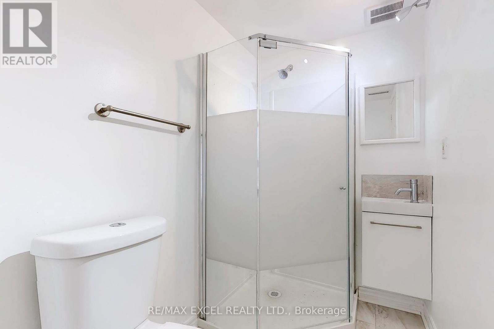 












43 D'AMBROSIO DRIVE

,
Barrie (Painswick North),




Ontario
L4N6V6

