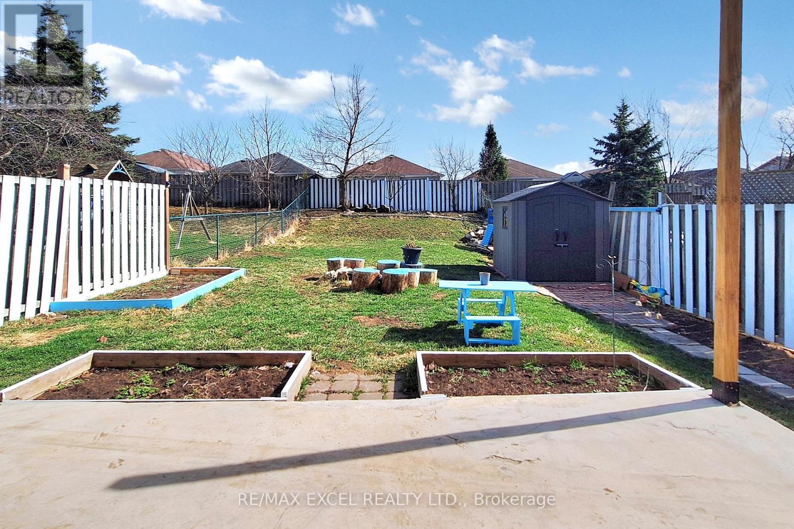 












43 D'AMBROSIO DRIVE

,
Barrie (Painswick North),




Ontario
L4N6V6

